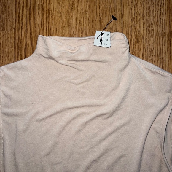 Express Top - Picture 2 of 3